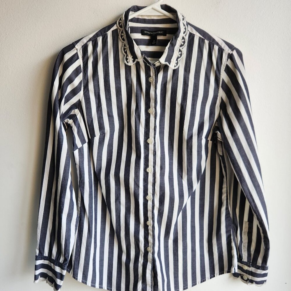 Banana Republic Striped Shirt Charcoal White Scallop Lace Collar - Size 4